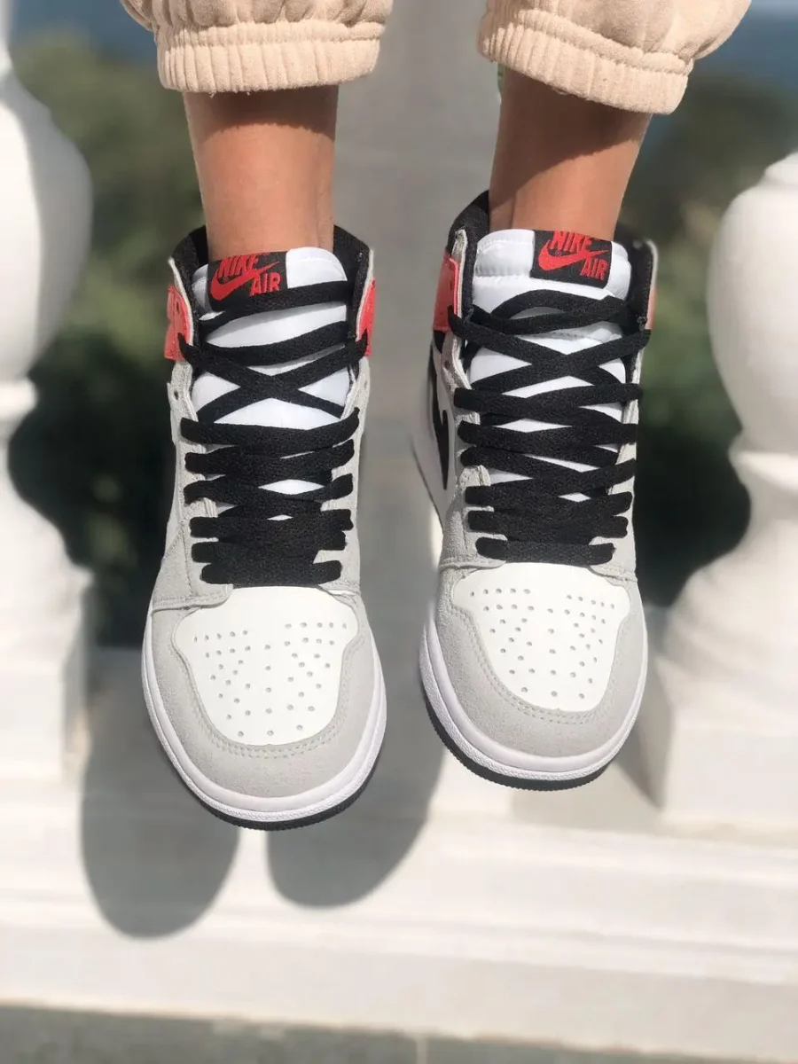 Кросівки Nike Air Jordan 1 Retro High OG White/Black-Light Smoke Grey-Varsity Red