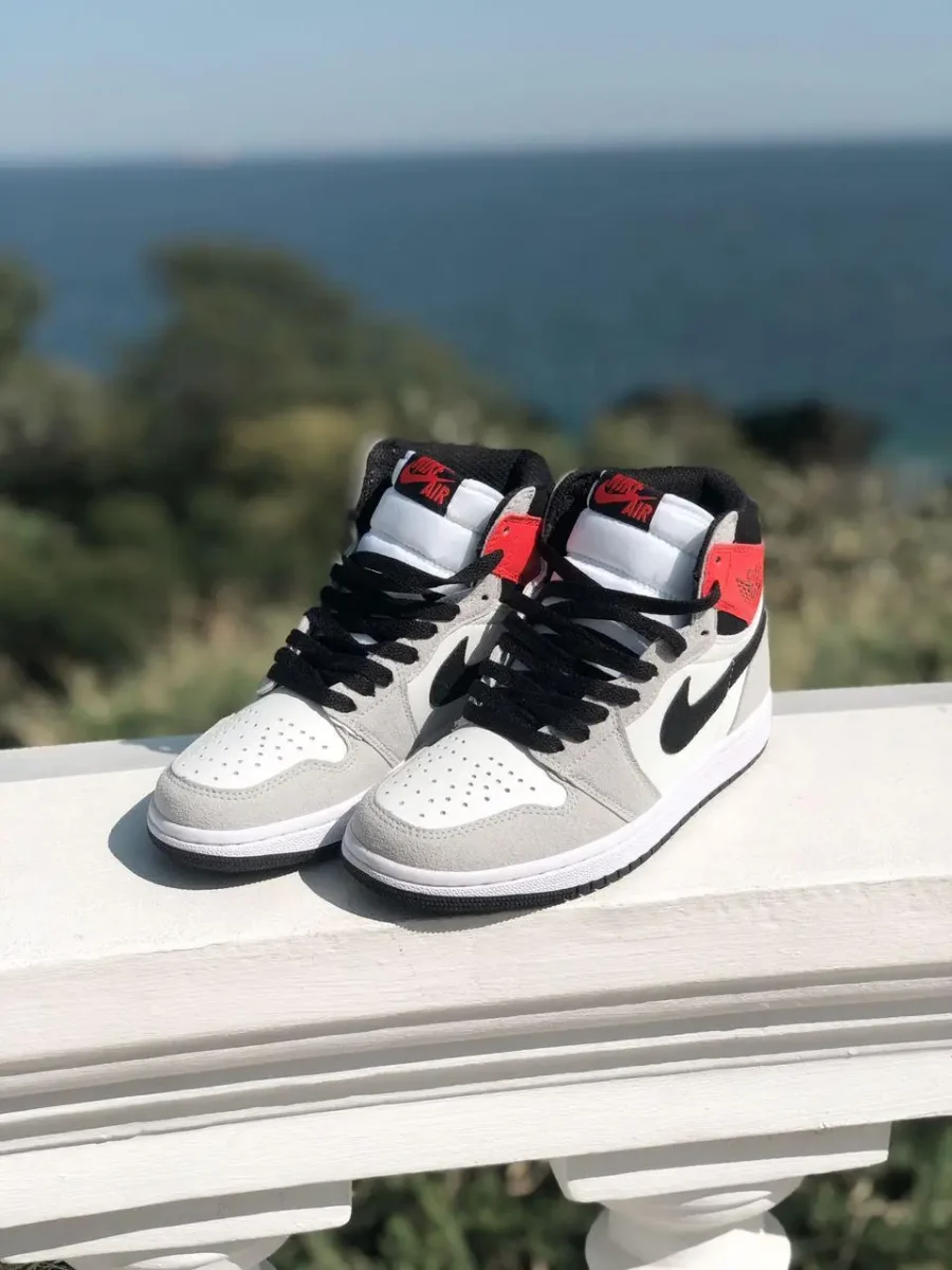 Кросівки Nike Air Jordan 1 Retro High OG White/Black-Light Smoke Grey-Varsity Red