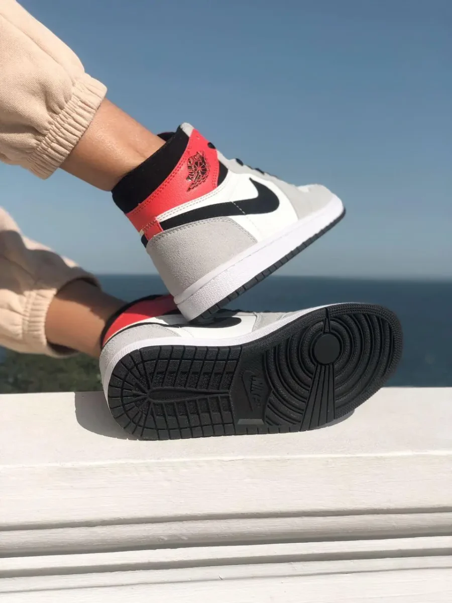 Кросівки Nike Air Jordan 1 Retro High OG White/Black-Light Smoke Grey-Varsity Red