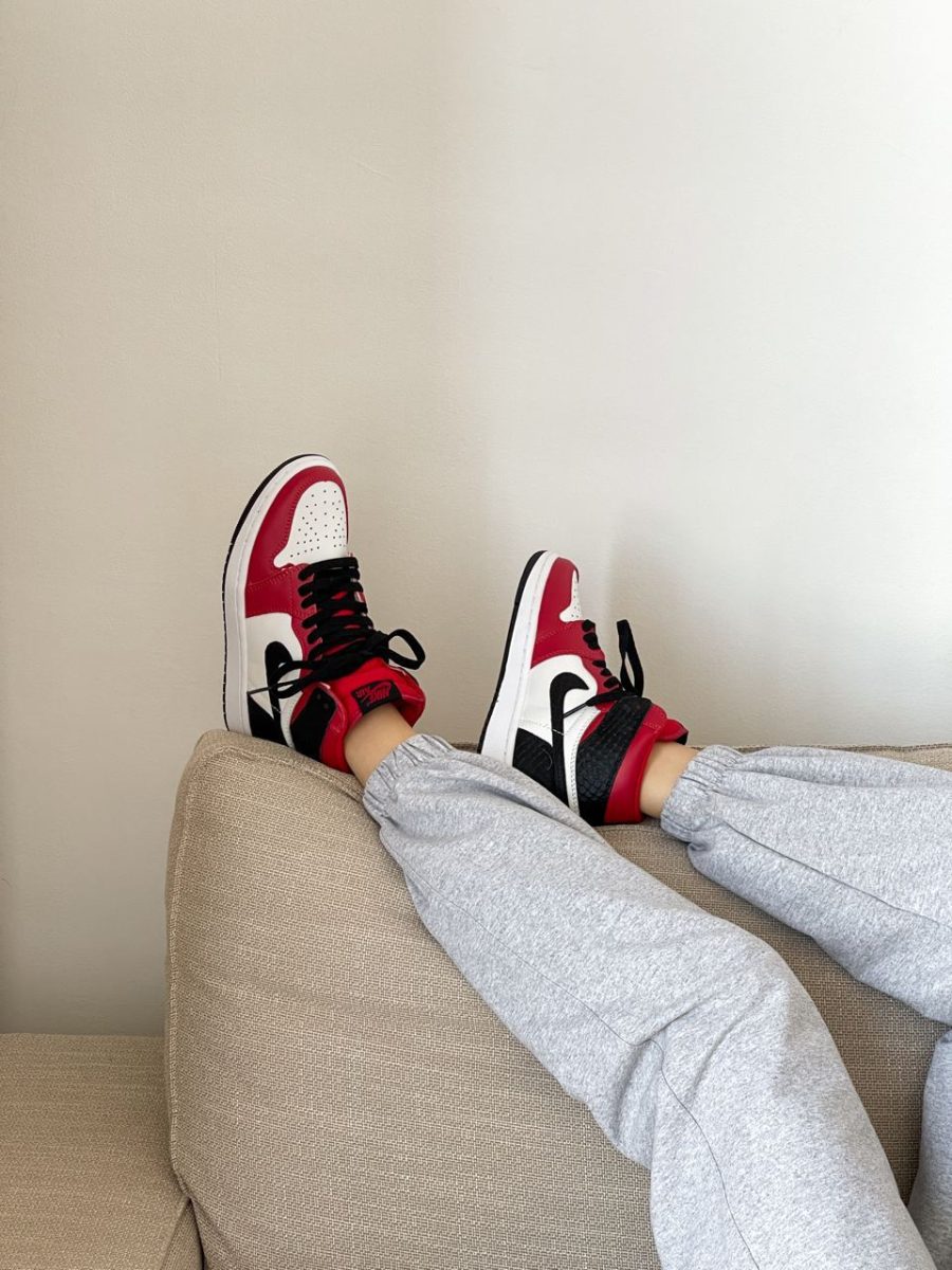Кросівки Nike Air Jordan 1 Retro High Satin Snake Chicago