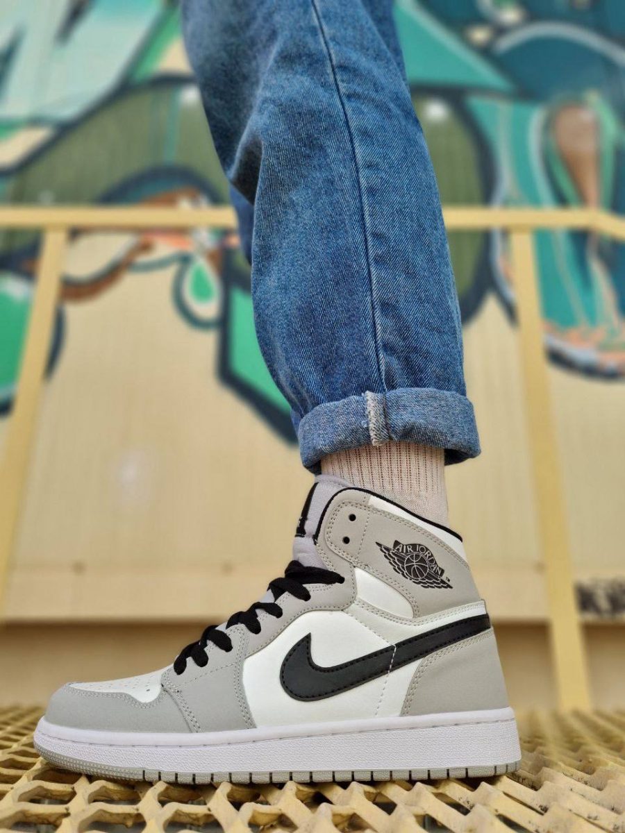 Кроссовки Nike Air Jordan 1 Retro Mid Smoke Grey
