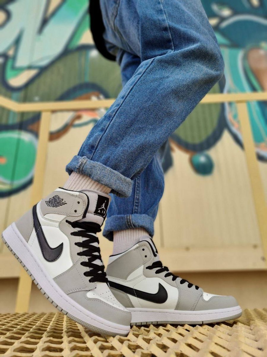 Кроссовки Nike Air Jordan 1 Retro Mid Smoke Grey