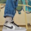 Кроссовки Nike Air Jordan 1 Retro Mid Smoke Grey