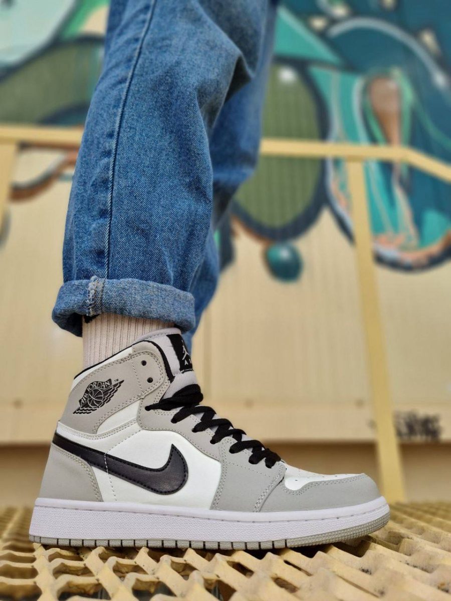 Кроссовки Nike Air Jordan 1 Retro Mid Smoke Grey