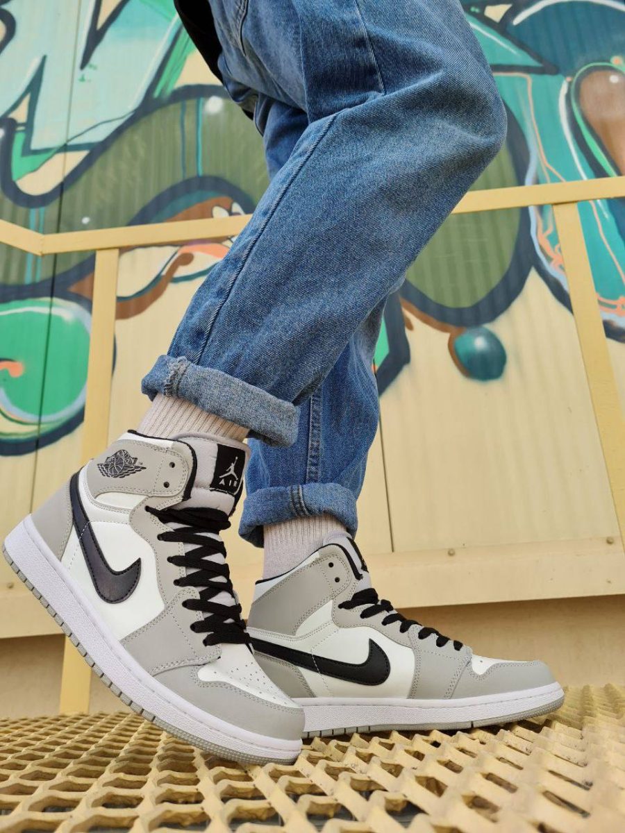 Кроссовки Nike Air Jordan 1 Retro Mid Smoke Grey
