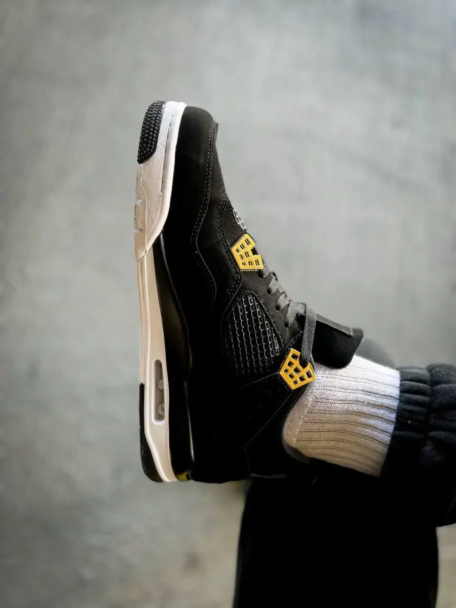 Кроссовки Nike Air Jordan 4 Retro Royalty Black/Metallic Gold-White