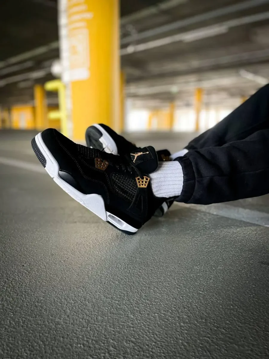 Кроссовки Nike Air Jordan 4 Retro Royalty Black/Metallic Gold-White