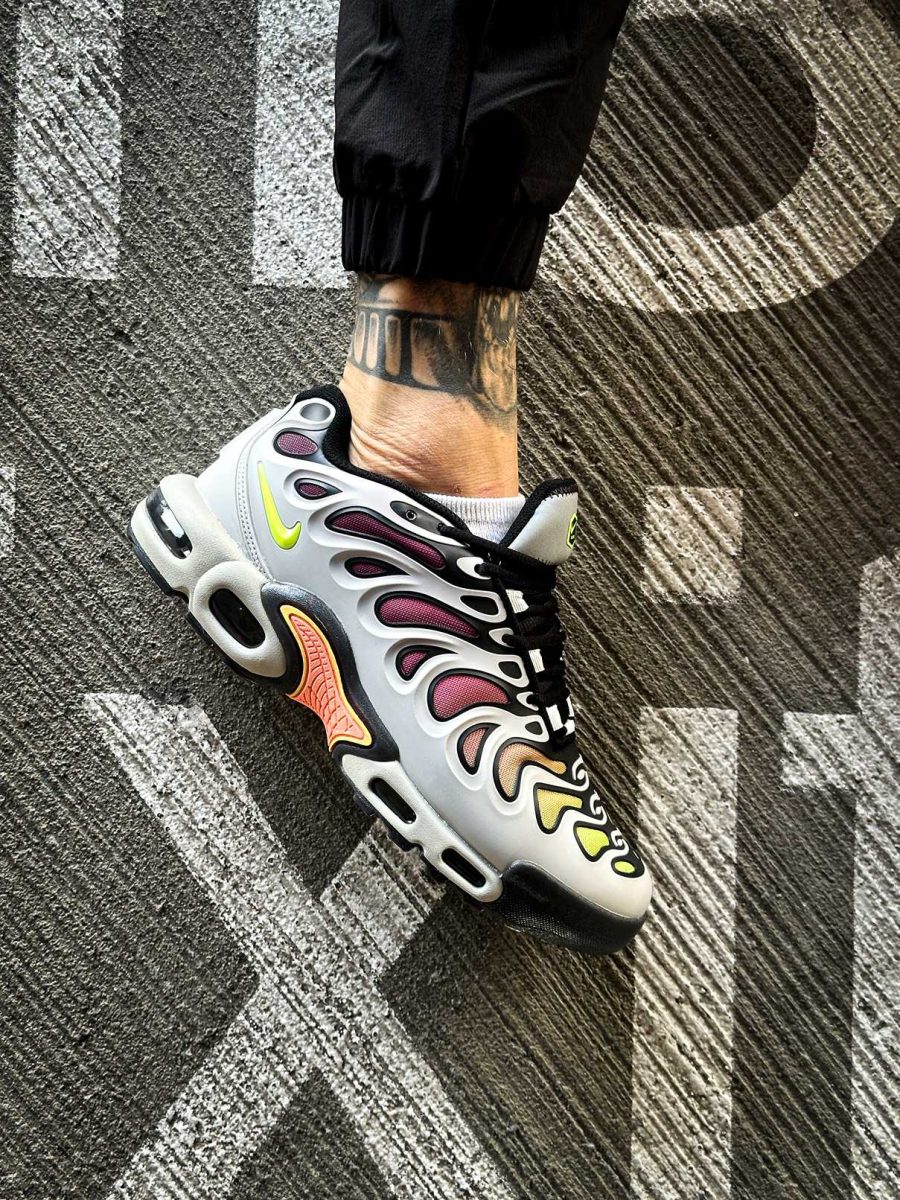 Кроссовки Nike Air Max Plus Drift Light Silver Barely Volt