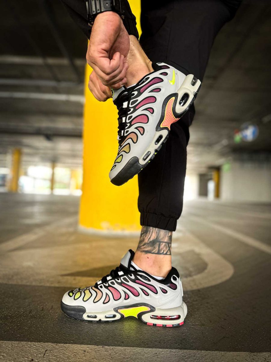 Кроссовки Nike Air Max Plus Drift Light Silver Barely Volt