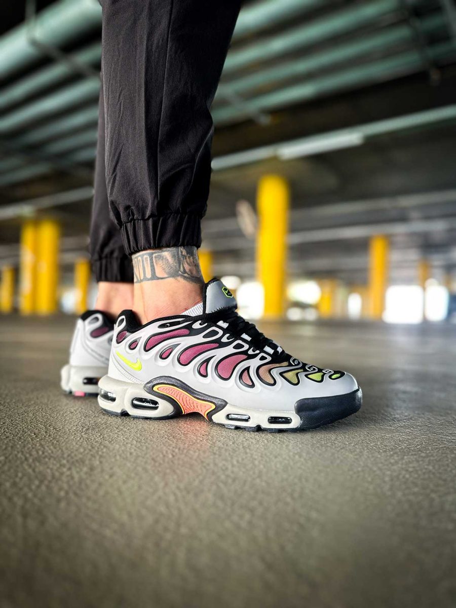Кроссовки Nike Air Max Plus Drift Light Silver Barely Volt