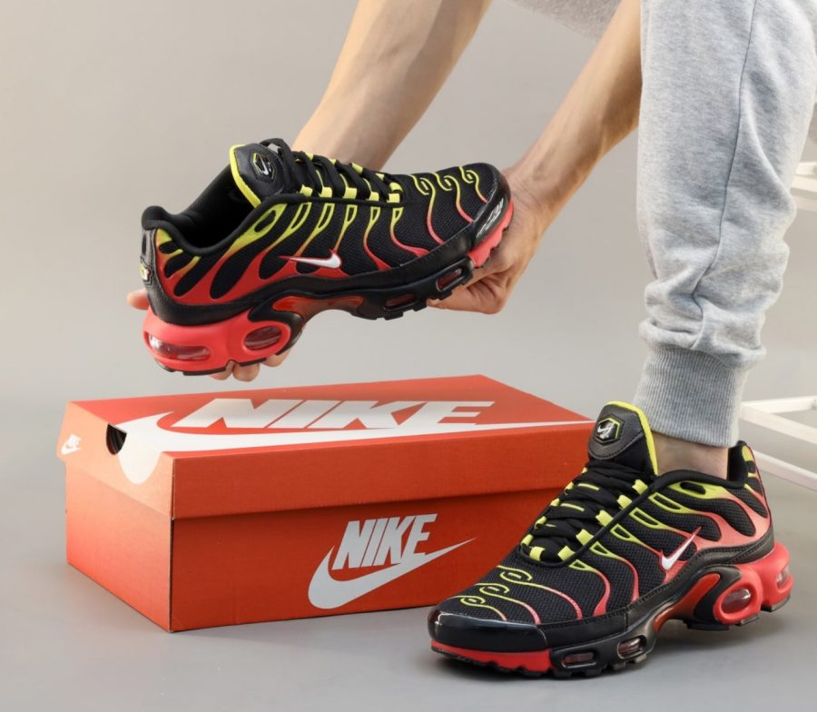 Кросівки Nike Air Max Plus TN Gradient Black/Red/Yellow