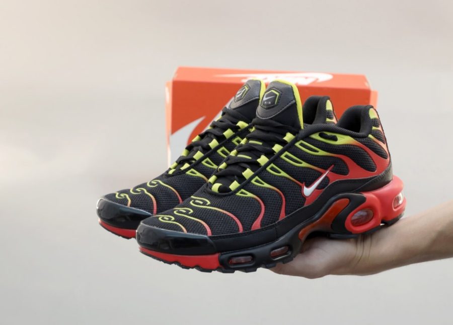 Кросівки Nike Air Max Plus TN Gradient Black/Red/Yellow