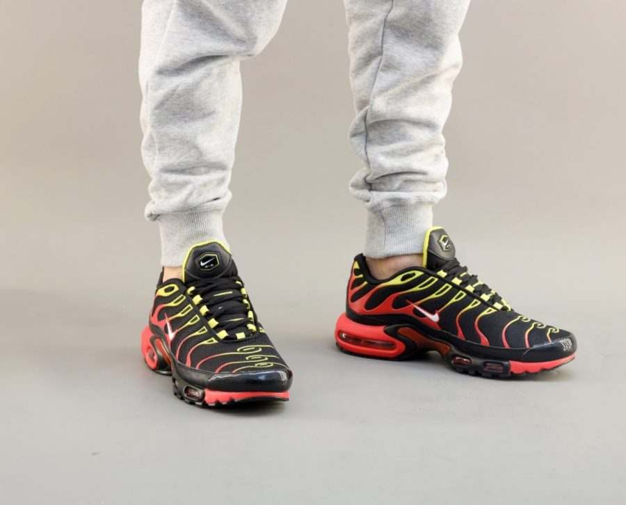 Кросівки Nike Air Max Plus TN Gradient Black/Red/Yellow