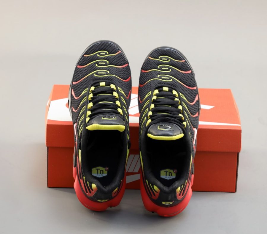 Кросівки Nike Air Max Plus TN Gradient Black/Red/Yellow