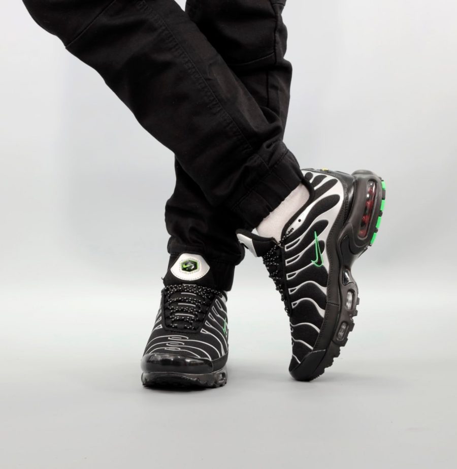 Кросівки Nike Air Max Plus TN Black/Silver/Green Strike