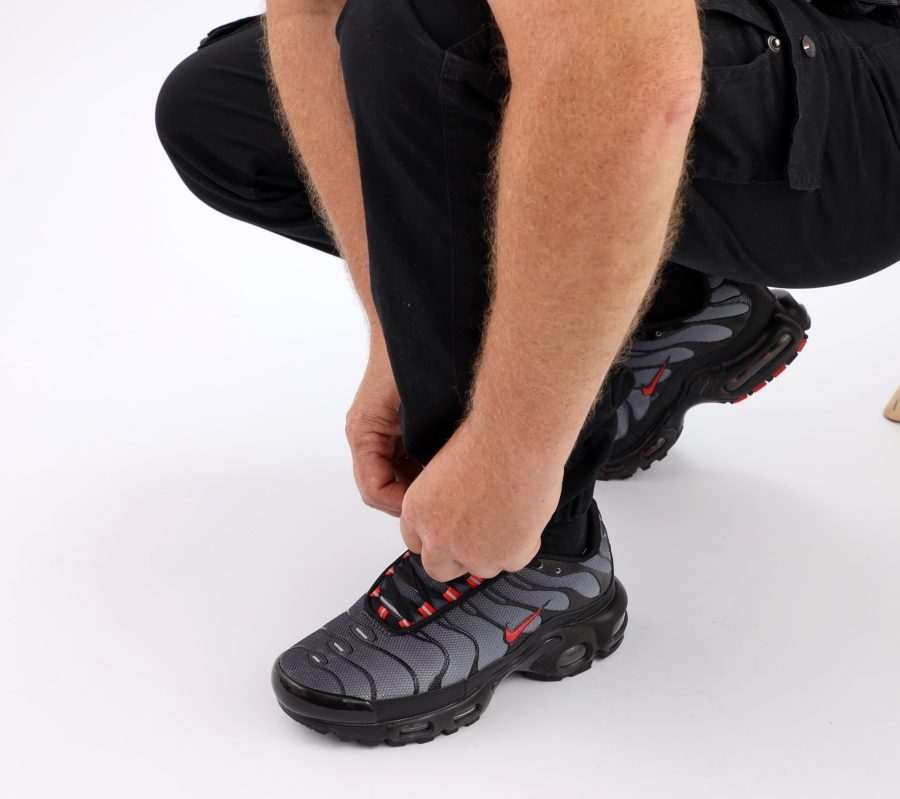 Кроссовки Nike Air Max Plus TN Black/University Red – Wolf Grey