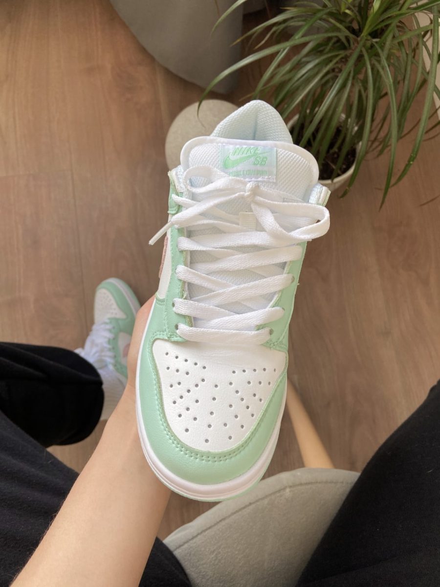 Кроссовки Nike Dunk Low Barely Green
