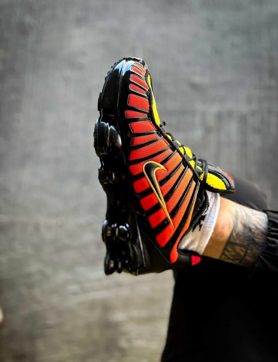 Кросівки Nike Shox TL Sunrise Gradient
