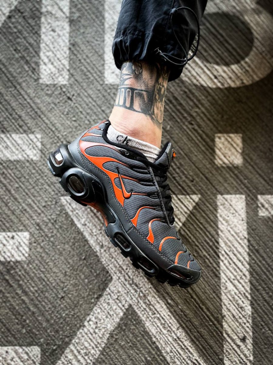 Кросівки Nike TN Air Max Plus Black/Orange