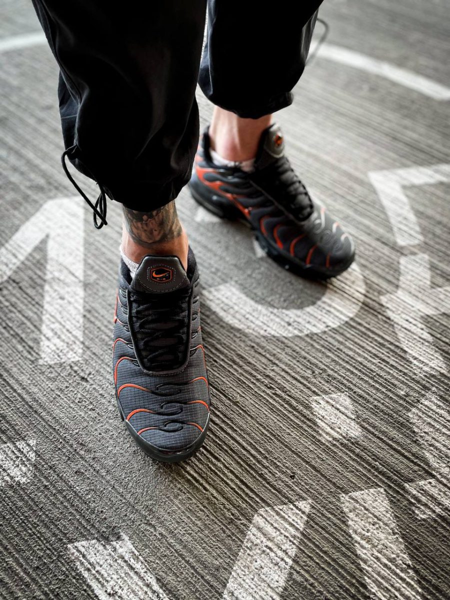 Кросівки Nike TN Air Max Plus Black/Orange