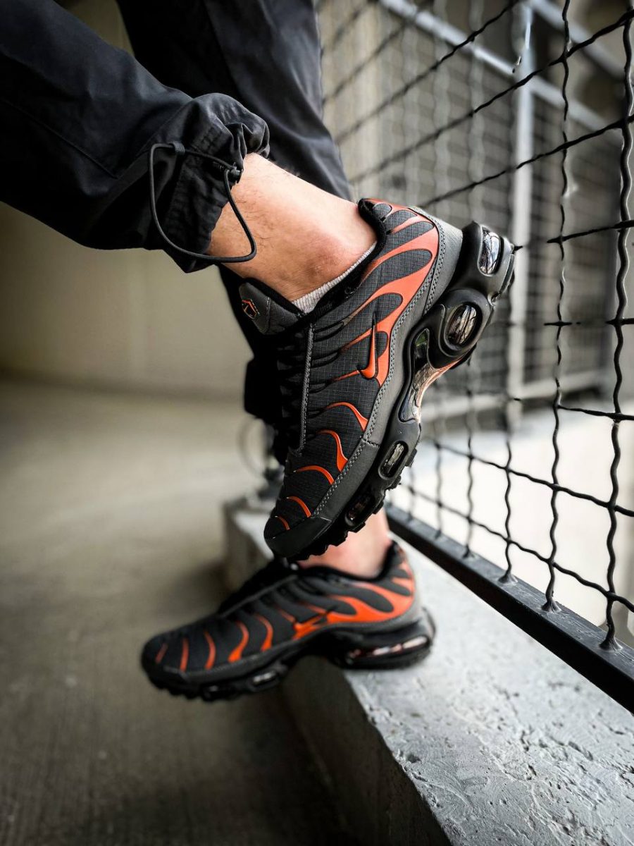 Кросівки Nike TN Air Max Plus Black/Orange