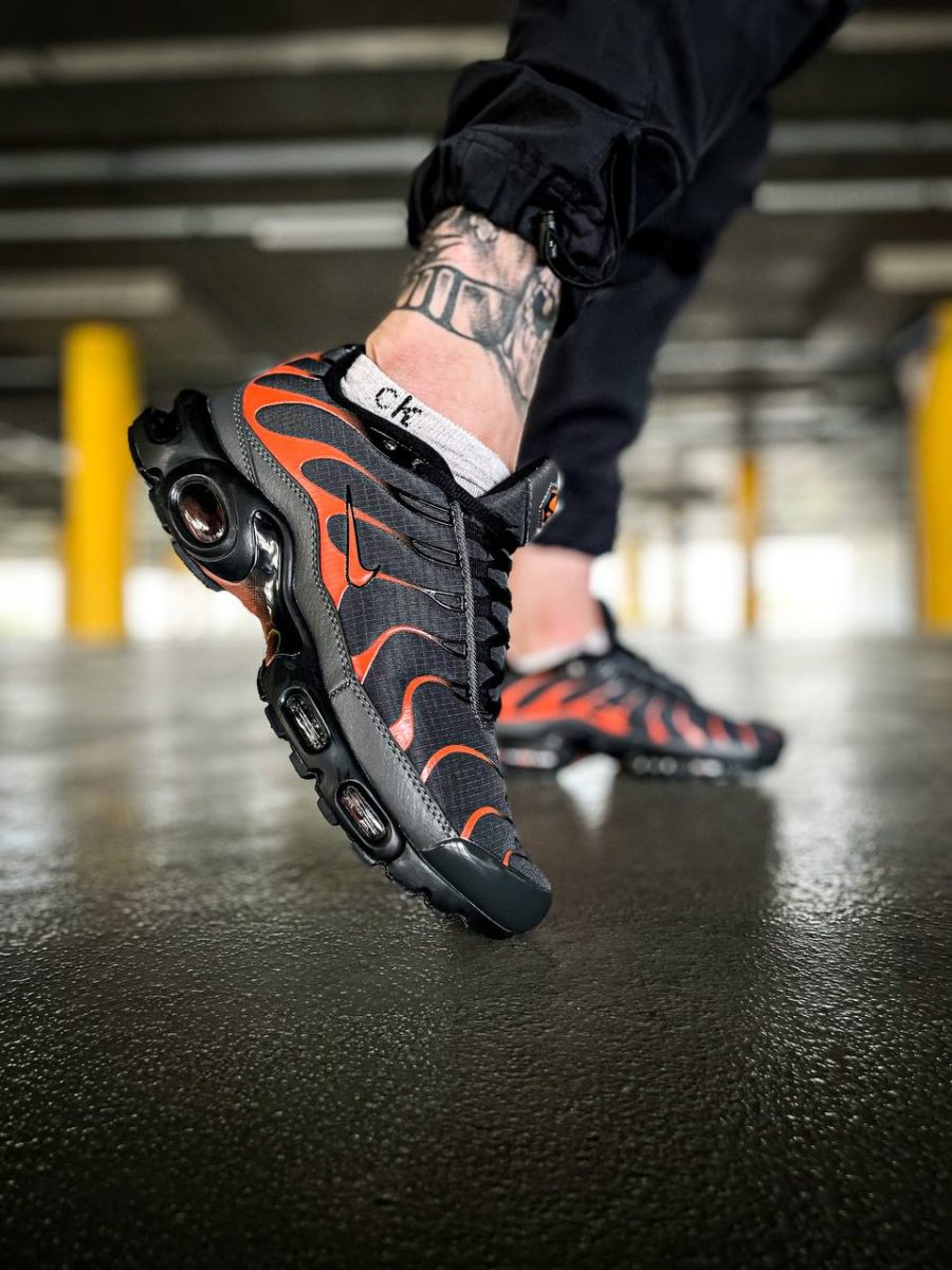 Кросівки Nike TN Air Max Plus Black/Orange
