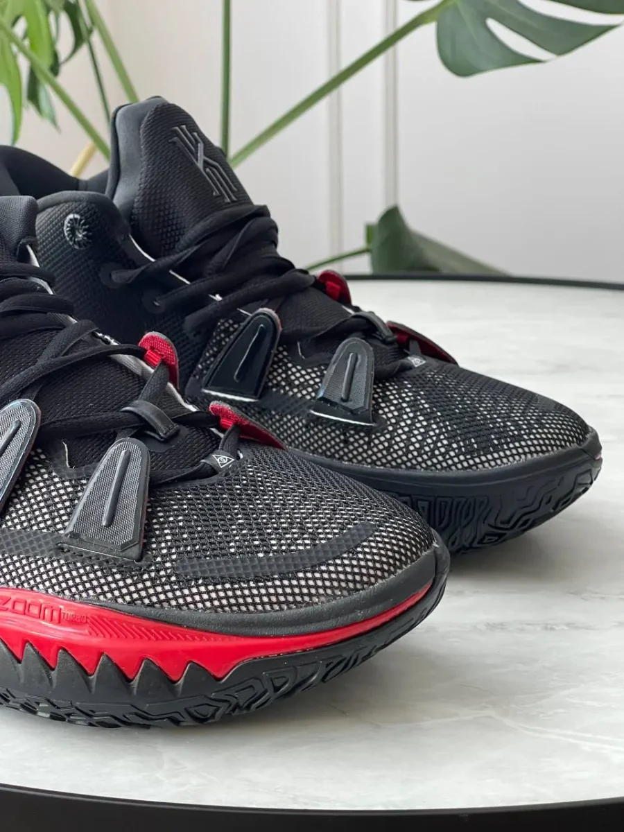 Кросівки Nike Kyrie 7 Bred
