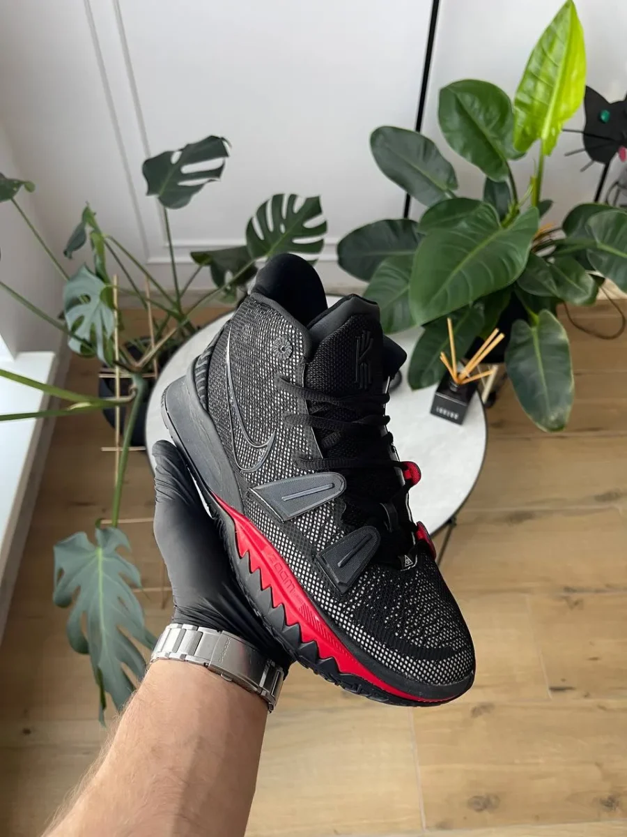Кросівки Nike Kyrie 7 Bred