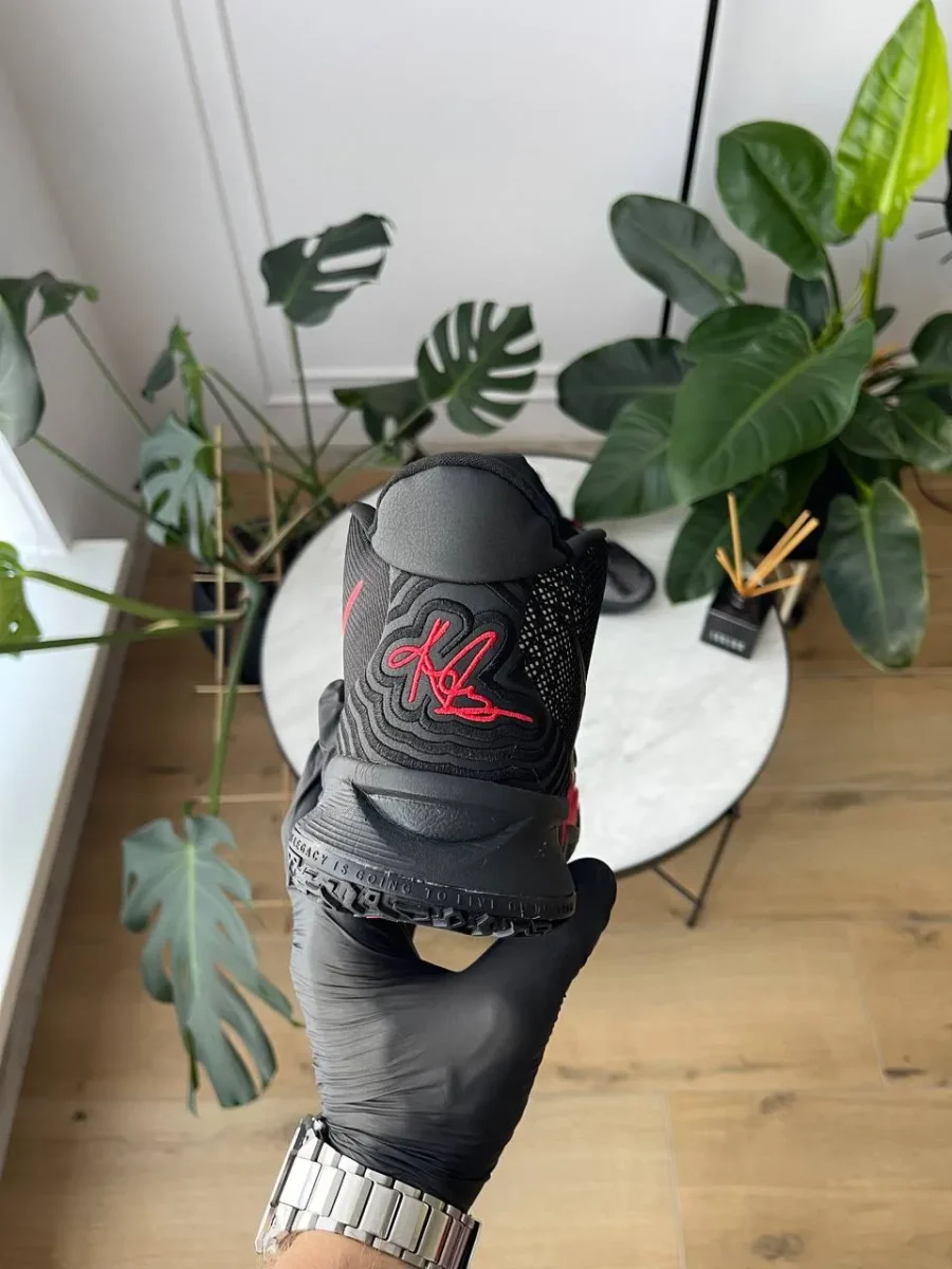 Кросівки Nike Kyrie 7 Bred