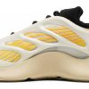 Кроссовки Adidas Yeezy Boost 700 V3 Safflower