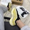 Кроссовки Adidas Yeezy Boost 700 V3 Safflower