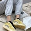 Кроссовки Adidas Yeezy Boost 700 V3 Safflower