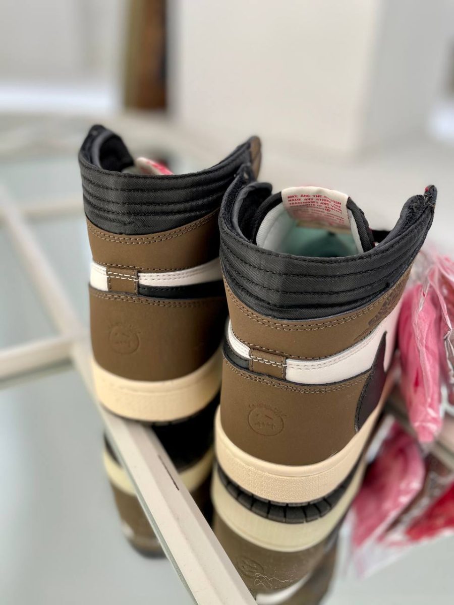 Кросівки Nike Air Jordan 1 Retro High Travis Scott Cactus Jack