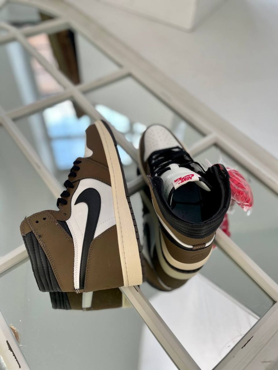 Кросівки Nike Air Jordan 1 Retro High Travis Scott Cactus Jack
