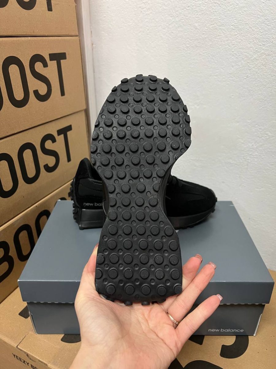 Кросівки New Balance 327 Triple Black