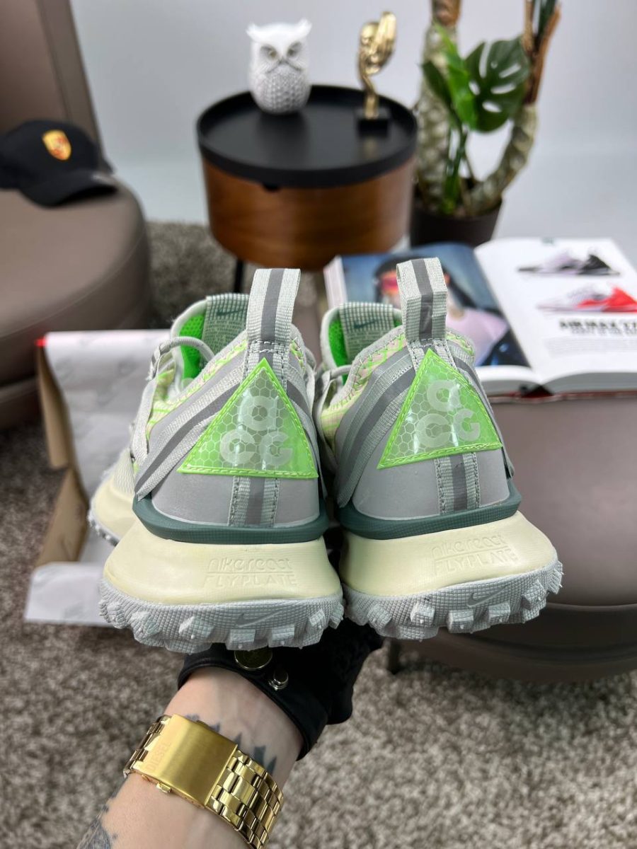 Кросівки Nike ACG Mountain Fly Low GTX SE Sea Glass