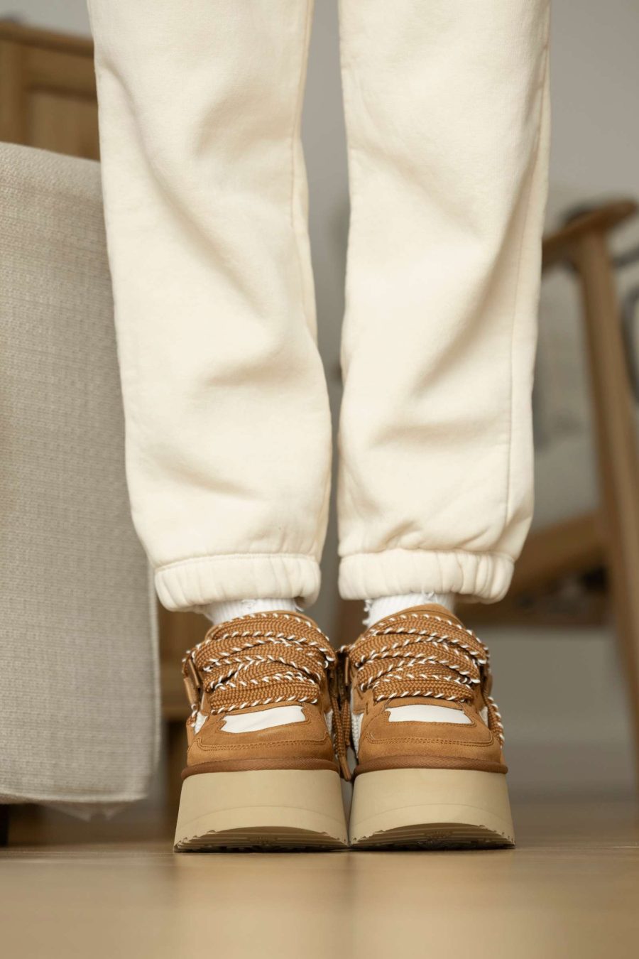 Черевики UGG Astromel Chestnut