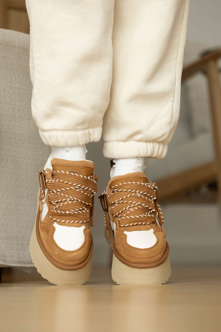 Черевики UGG Astromel Chestnut