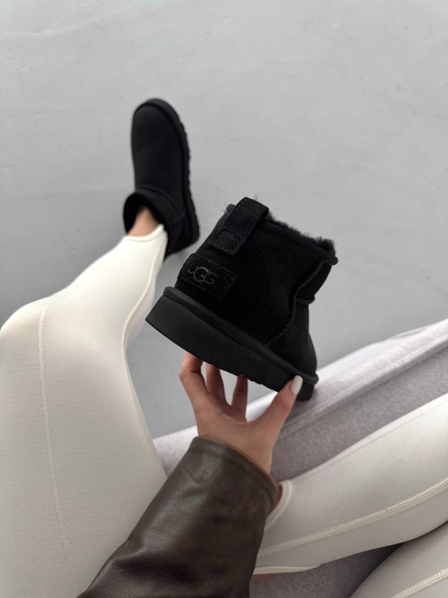 Ботинки UGG Classic Ultra Mini Black