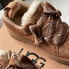 Ботинки UGG Lowmel Chestnut