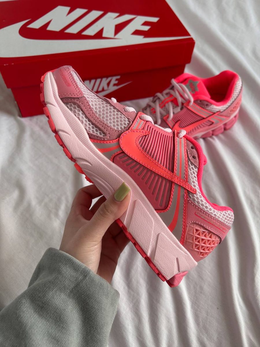 Кроссовки Nike Air Zoom Vomero 5 Barbie