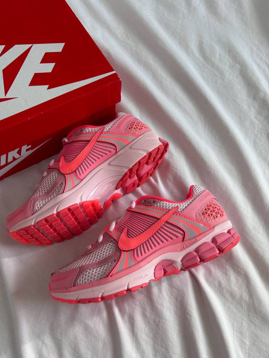 Кроссовки Nike Air Zoom Vomero 5 Barbie