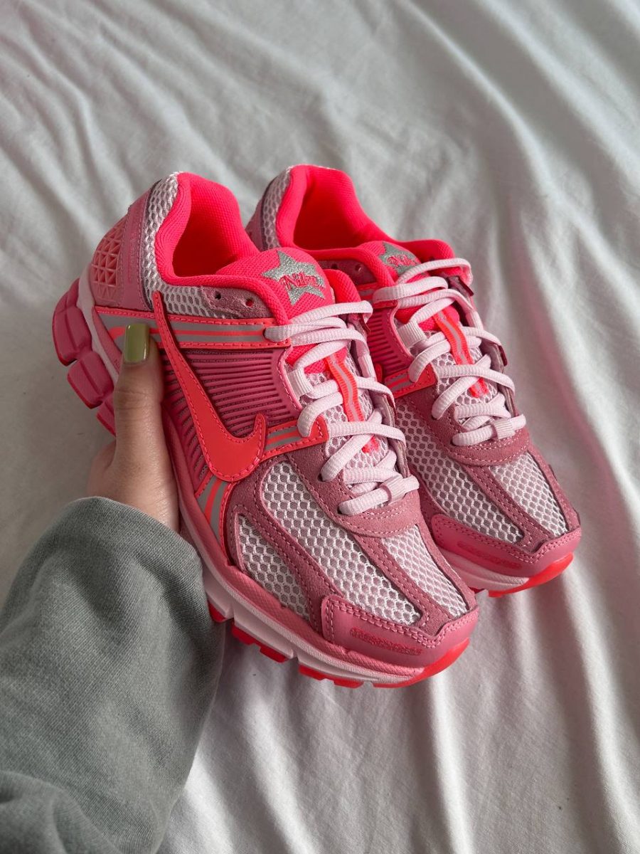 Кроссовки Nike Air Zoom Vomero 5 Barbie