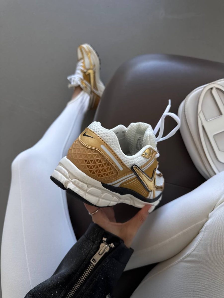 Кросівки Nike Air Zoom Vomero 5 Metallic Gold