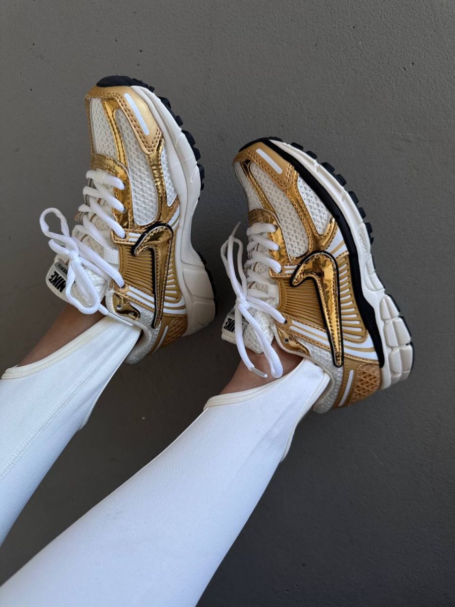 Кросівки Nike Air Zoom Vomero 5 Metallic Gold