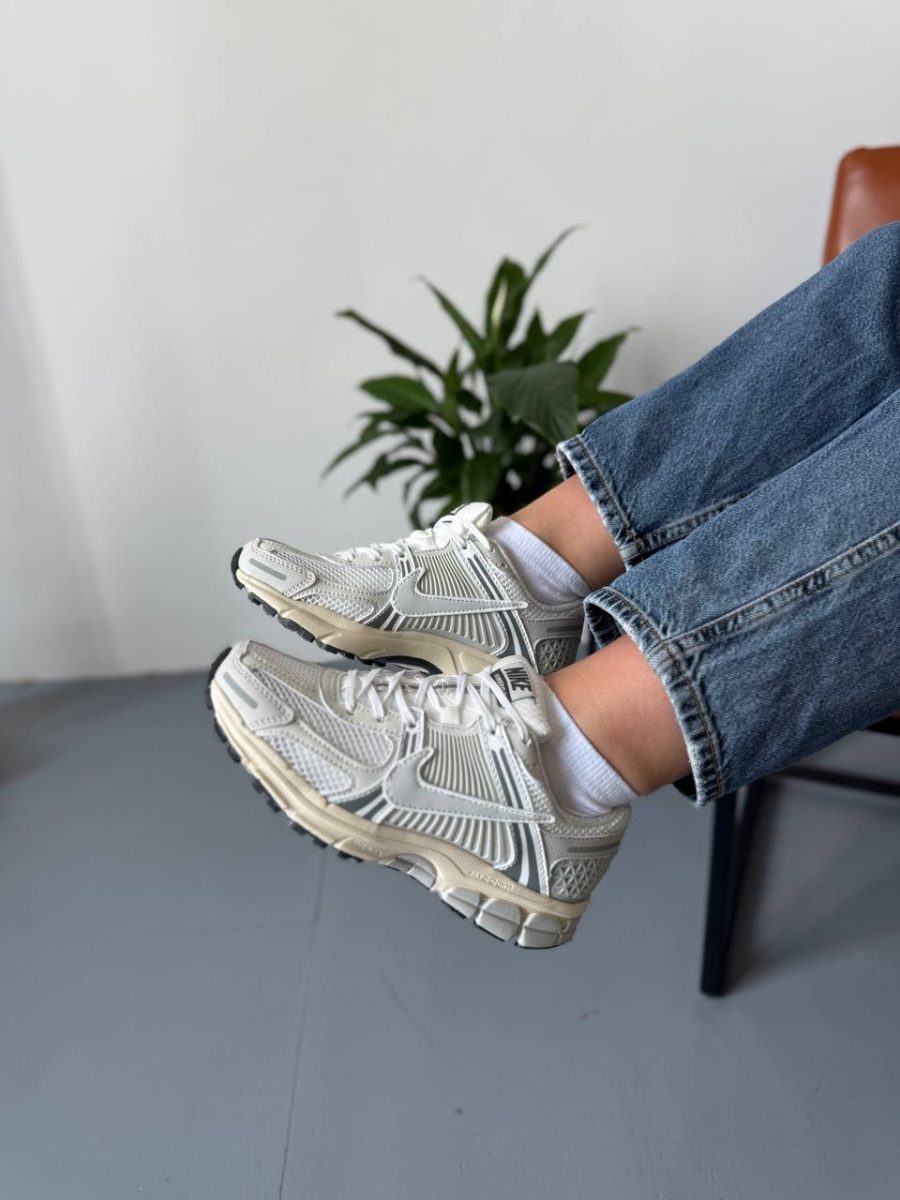 Кросівки Nike Air Zoom Vomero 5 Platinum Tint