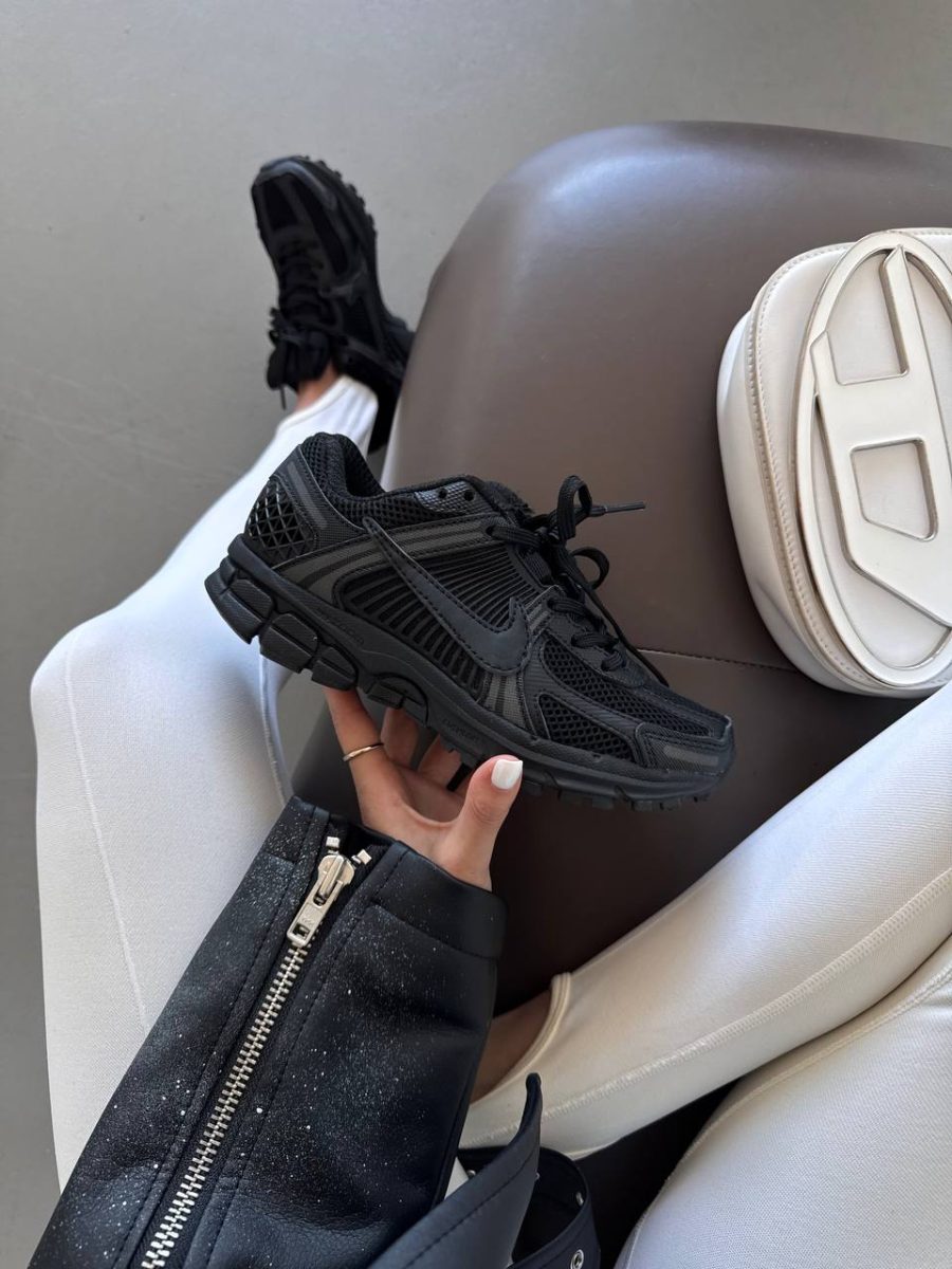 Кроссовки Nike Air Zoom Vomero 5 Triple Black