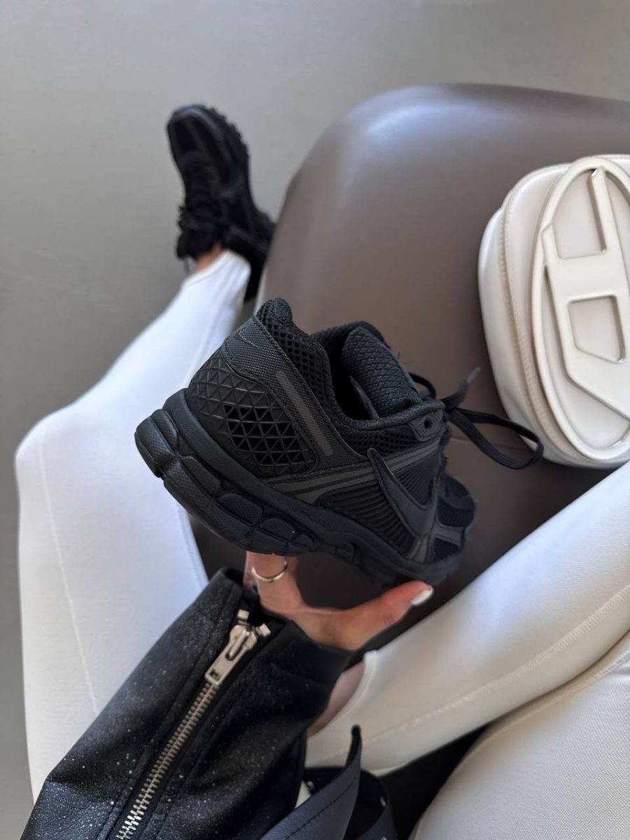 Кроссовки Nike Air Zoom Vomero 5 Triple Black