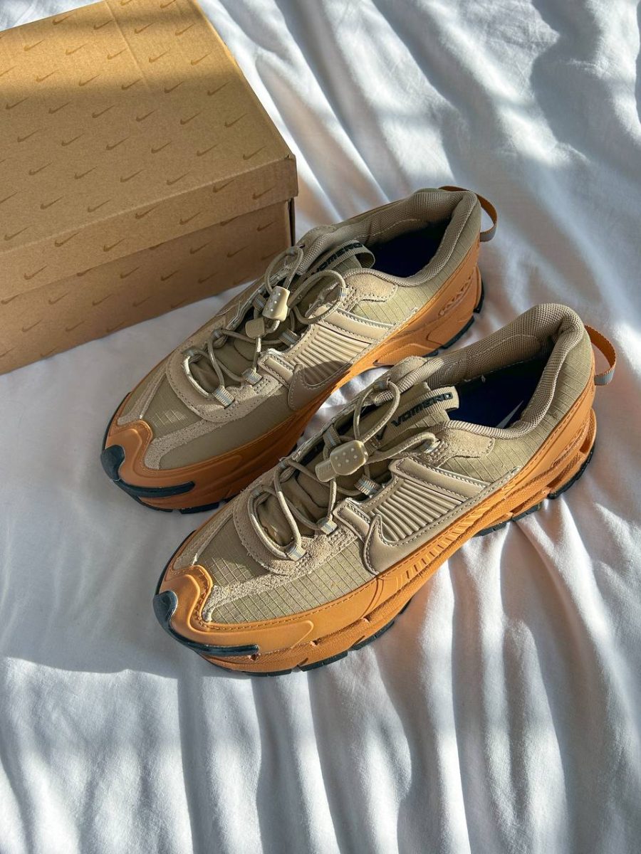 Кросівки Nike Air Zoom Vomero Roam Flax
