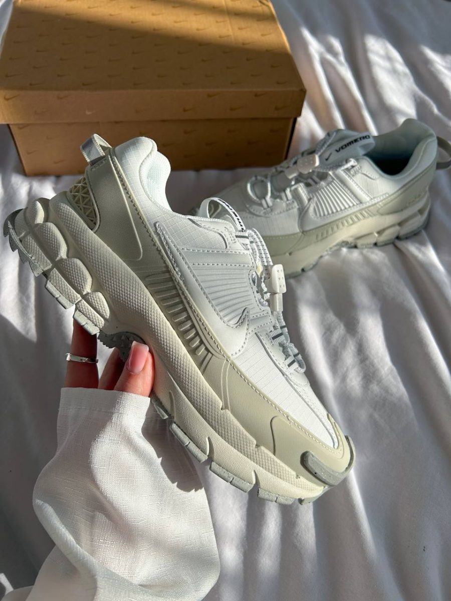 Кросівки Nike Air Zoom Vomero Roam Summit White
